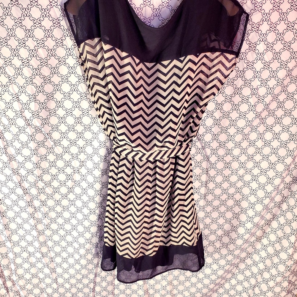 👑Tacera tan dress with black zigzag Desgin